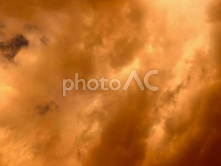 黄砂の混じった曇り空 黄砂,大気汚染,曇りの写真素材