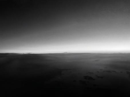 モノクロの空と雲 モノクロの空と雲の写真