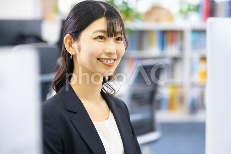オフィス　仕事　ビジネスウーマン ビジネスウーマン,女性,オフィスの写真素材