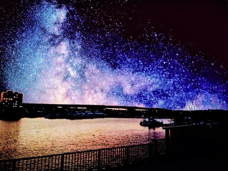 夜空が反射する海 天の川,夜空,宇宙の写真素材