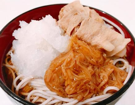 肉なめ茸おろし蕎麦 肉なめ茸おろし蕎麦,なめ茸おろし蕎麦,なめ茸大根おろし蕎麦の写真素材
