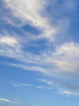雲のある夕空　 空,天気,雲の写真素材