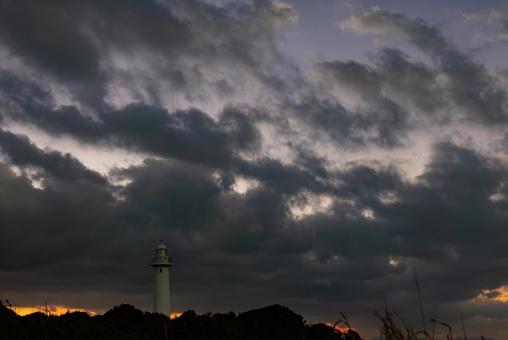 A tower of light watching over the dawn, JPG