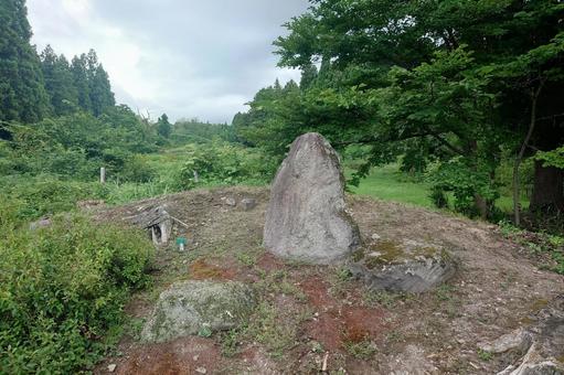 新潟県-旧関山宝蔵院庭園-三尊石組 新潟県-旧関山宝蔵院庭園-三尊石組の写真