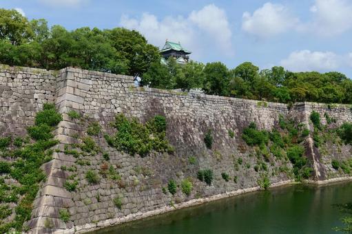 大阪城公園の外堀と天守閣 大阪城公園の外堀と天守閣 外堀,天守閣,大阪城の写真素材