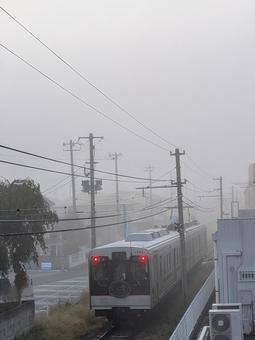 霧の朝 霧の朝 霧,福島交通飯坂線,電車の写真素材