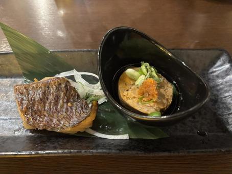 あん肝ポン酢と鯛の塩焼き あん肝ポン酢と鯛の塩焼き 居酒屋メニュー,居酒屋,鯛の塩焼きの写真素材