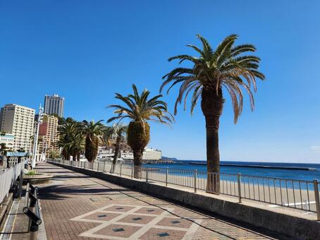 熱海の景色 熱海,建物,砂浜の写真素材