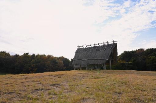 高床式倉庫 高床式倉庫,復元,空の写真素材