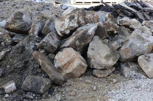 家屋解体で出た瓦礫2 瓦礫,解体,現場の写真素材