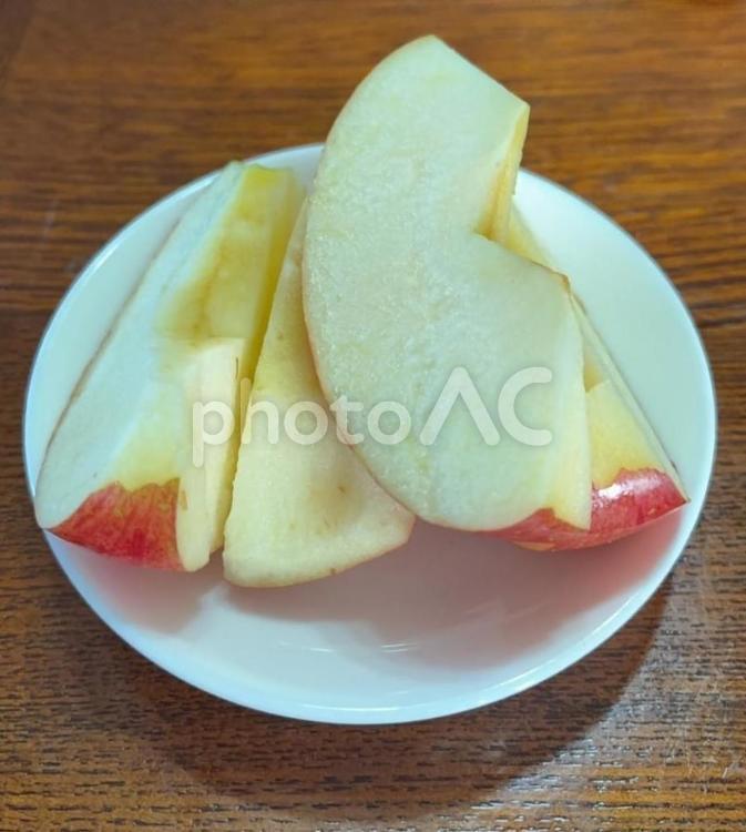 R7.01.23　カットりんごサンふじ カットりんご,りんご,リンゴの写真素材