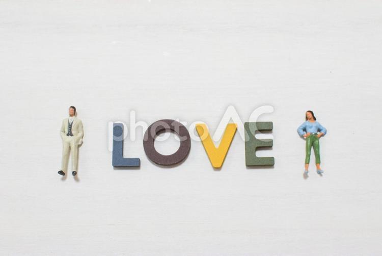 LOVEの文字と男女① love,愛,文字の写真素材