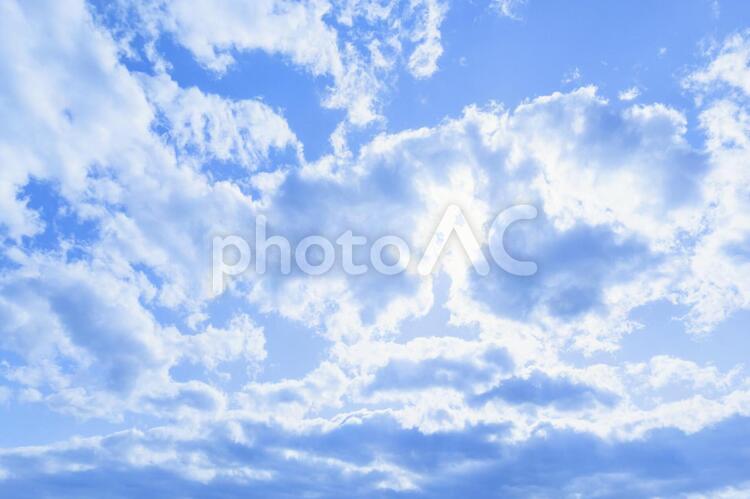 高画質　青空の背景素材　雲有り　幻想的  4831 空,秋,夏の写真素材