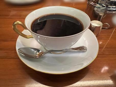 金の取っ手のブラックコーヒー 金の取っ手のブラックコーヒー コーヒー,coffee,珈琲の写真素材
