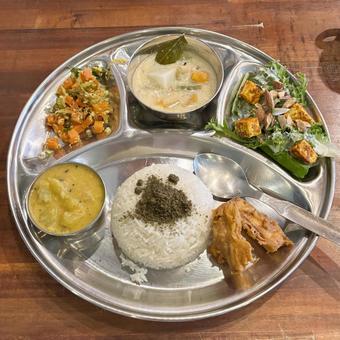 南インド料理のミールス 南インド料理のミールス カレー,ミールス,カレーライスの写真素材