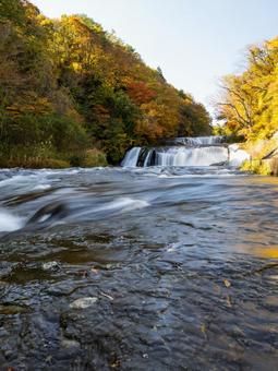 滑津大滝の秋⑹ 秋,紅葉,川の写真素材