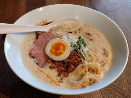 とんこつしょう油ラーメン とんこつしょう油ラーメン 食べ歩き,食べ物,美味しいの写真素材