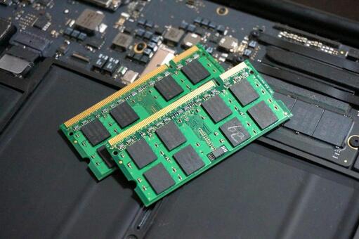 ノートパソコンのメモリ交換 パソコン,pc,ノートパソコンの写真素材