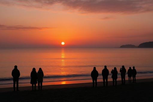 新年の初日の出と海岸風景 新年の初日の出と海岸風景の写真