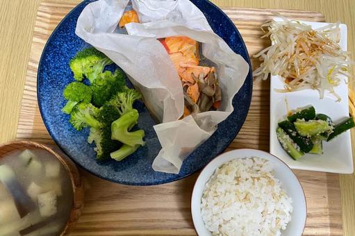 バランスの良い和食の家庭料理定食 バランスの良い和食の家庭料理定食 和食,定食,家庭料理の写真素材