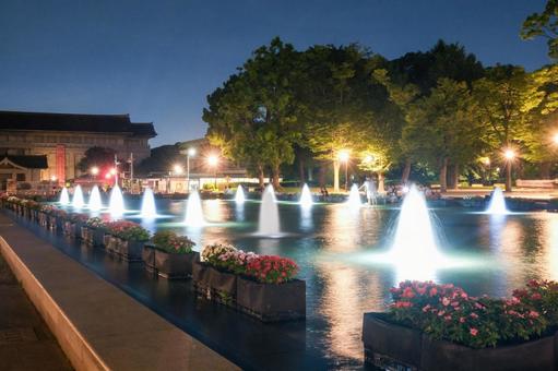 上野恩賜公園の噴水広場ライトアップ 上野恩賜公園,上野,噴水の写真素材