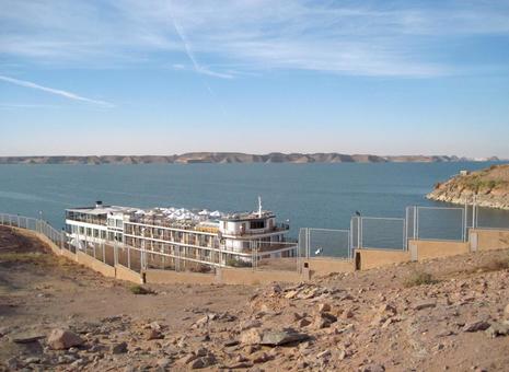 アブシンベル神殿 乗船場 ナセル湖 アブシンベル神殿 乗船場 ナセル湖 アブシンベル神殿,乗船場,船の写真素材