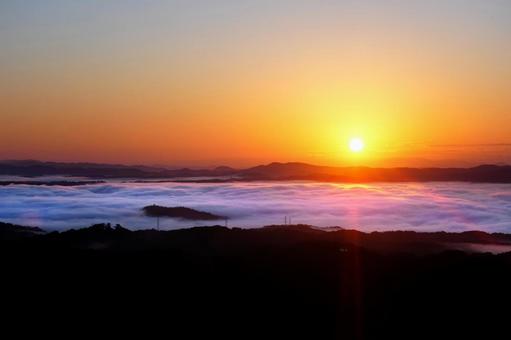 日の出と雲海 雲海,うんかい,ウンカイの写真素材