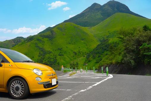 展望台のイタ車 展望台のイタ車 車,山,駐車場の写真素材