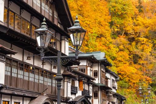 秋の街灯　レトロな街並み 街灯,レトロ,街並みの写真素材