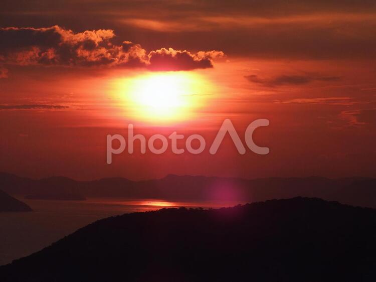 山頂からの夕暮れの眺め 夏,夕日,夕暮れの写真素材