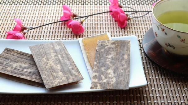 和菓子　のし梅のアップと緑茶 和菓子,のし梅,梅の花の写真素材