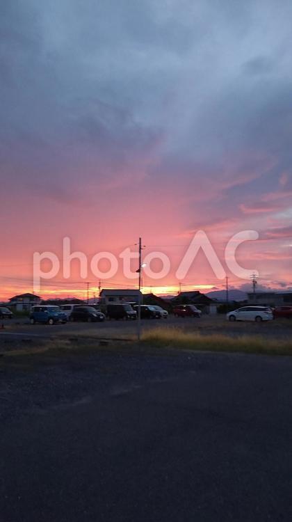 マジックアワーピンクの夕焼け空 夕焼け,ピンク,ピンク色の写真素材