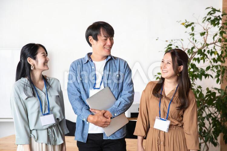 男女の会社員 ビジネス,se,システムエンジニアの写真素材