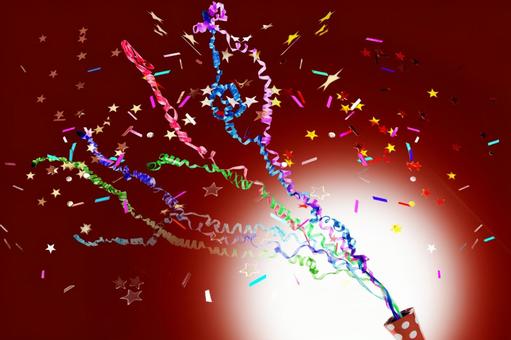 飛び散ったパーティークラッカー2 パーティークラッカー,パーティー,スタジオ撮影の写真素材