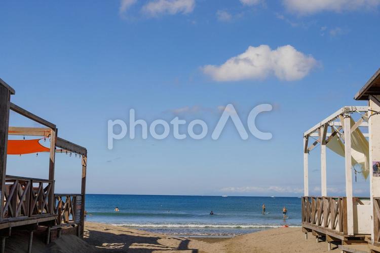 青い海と夏空に浮かぶ白い雲 海,夏,青空の写真素材