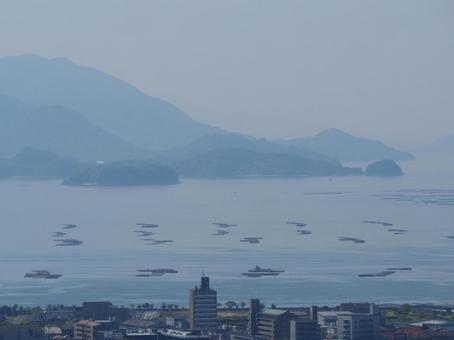 宮島サービスエリアから見た瀬戸内海の眺望 宮島サービスエリアから見た瀬戸内海の眺望の写真
