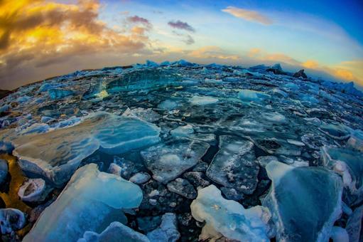 ヴァトナヨークトル氷河湖の氷 ヴァトナヨークトル氷河湖の氷 氷河,青氷,ヴァトナヨークトルの写真素材