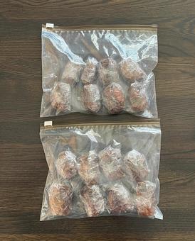 干し柿をサランラップで巻いて保存 干し柿,柿,渋柿の写真素材