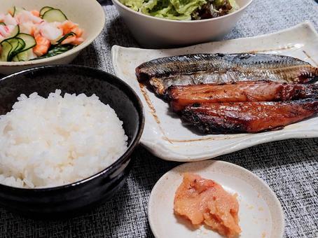 朝ごはん 朝ごはん 朝食,魚,ごはんの写真素材