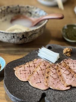 牛タン炭火焼き 牛タン炭火焼き グルメ,ランチ,ディナーの写真素材