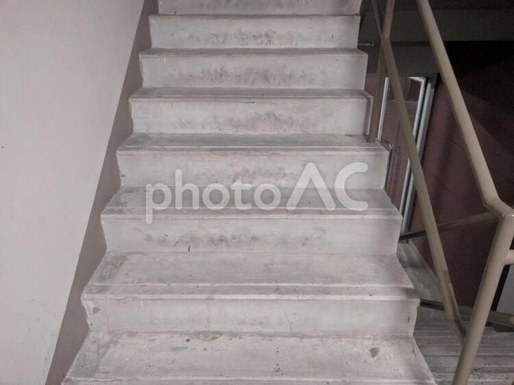 石階段 はしご,ステップ,ビルの写真素材