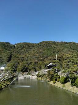 錦帯橋近くから見た岩国城 錦帯橋近くから見た岩国城 岩国城,山口県,風景の写真素材