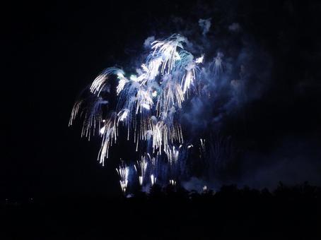 打ち上げ花火 打ち上げ花火 花火,花火大会,夏の写真素材