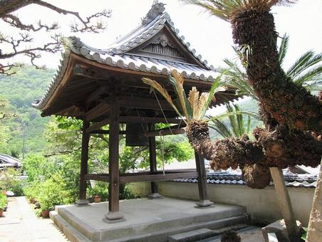 【風景写真】地蔵院(広島県尾道市)の風景 【風景写真】地蔵院(広島県尾道市)の風景 地蔵院,曹洞宗,神社仏閣の写真素材