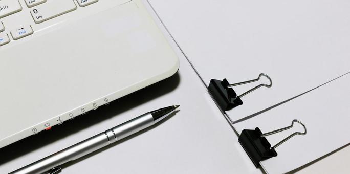 ビジネスイメージ 書類作成 モノトーン ビジネスイメージ 書類作成 モノトーン ビジネスイメージ,モノトーン,モノクロームの写真素材