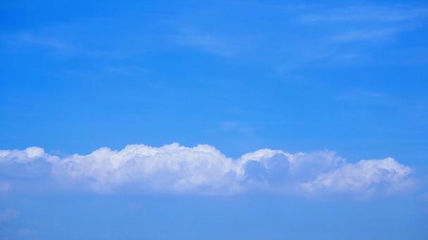Midsummer cumulonimbus clouds and blue sky, JPG Midsummer cumulonimbus clouds and blue sky, JPG