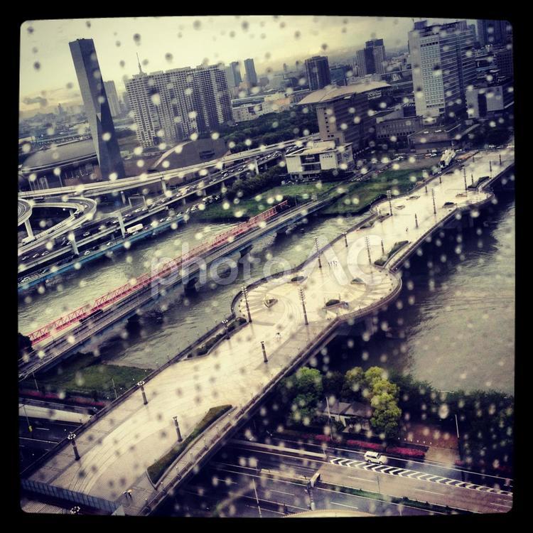 雨の日のお台場 雨,観覧車,お台場の写真素材