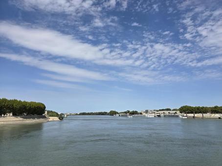 美しい川と青い空 川,青空,川沿いの写真素材