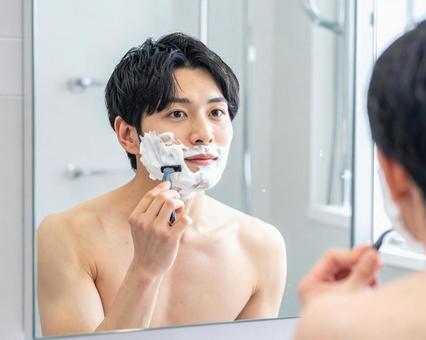ひげを剃る ひげを剃るの写真