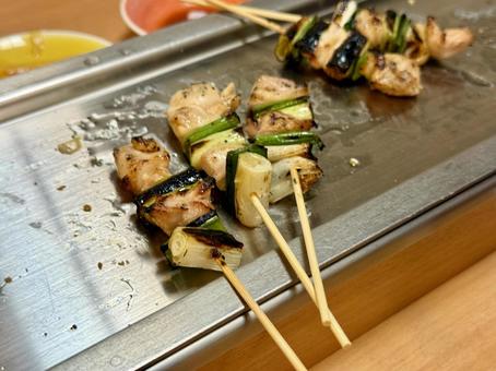 居酒屋で食べる焼き鳥　ねぎま ねぎま,食事,九条ネギの写真素材